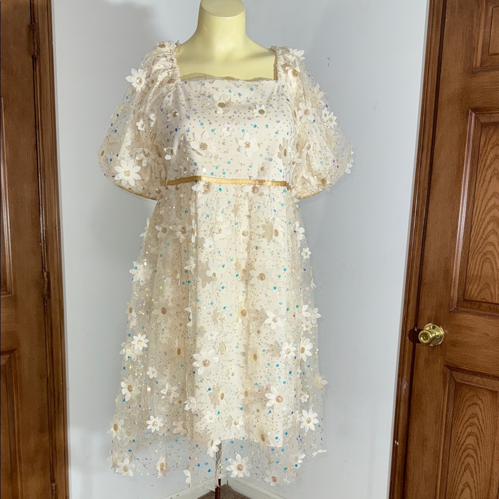 Floral Lace Dress in Cream and Blue